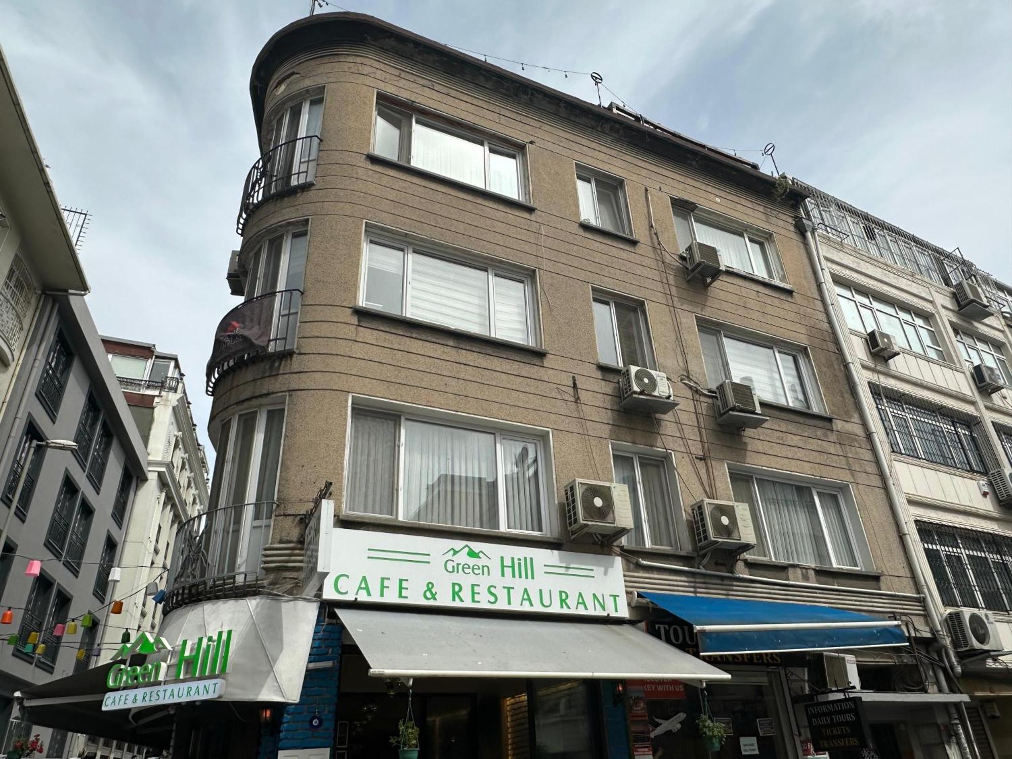 Social House Hotel *
